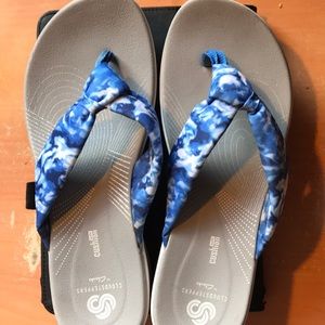 Clark’s cloudstepper sandals